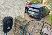 Какое зарядное устройство для домашнего электромобиля лучше?